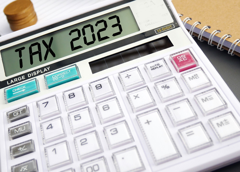 Calculator with tax 2023 in the digital display.