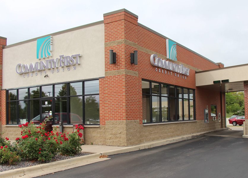 Neenah Winneconne Ave. Branch.                   